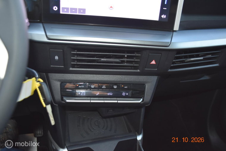 Vehicle Image 17