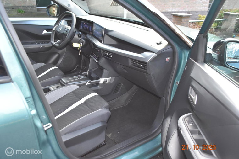 Vehicle Image 9