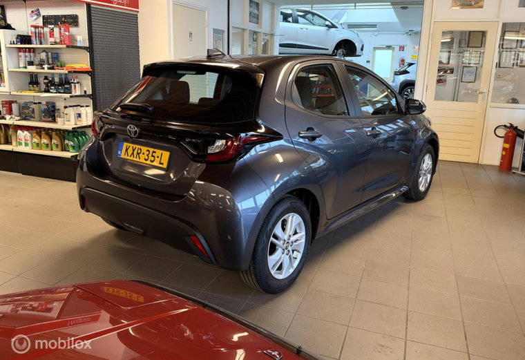 Vehicle Image 6