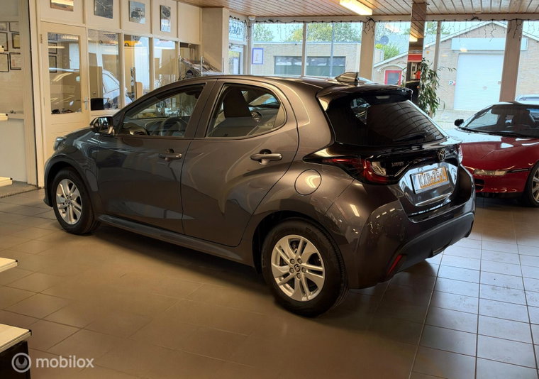 Vehicle Image 10