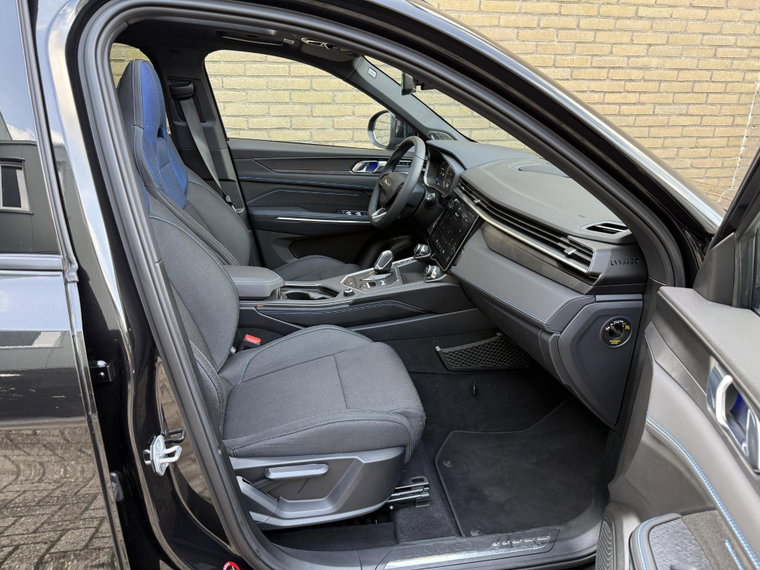 Vehicle Image 26
