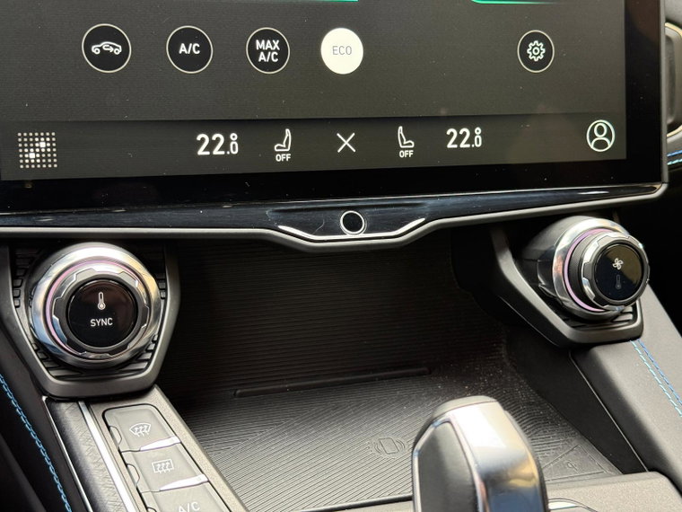 Vehicle Image 32
