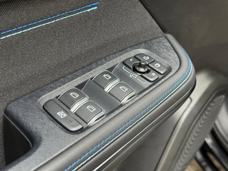 Vehicle Image 38
