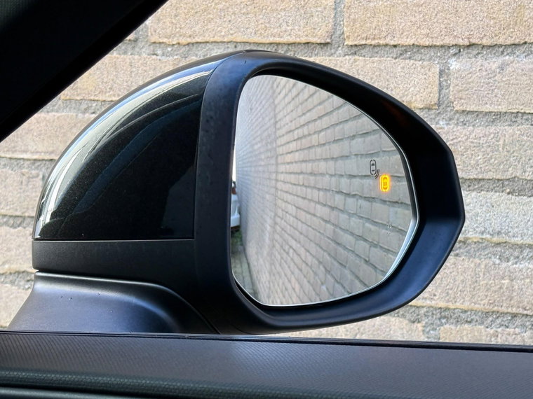 Vehicle Image 60