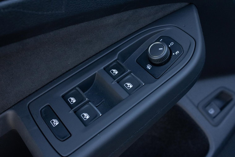 Vehicle Image 43