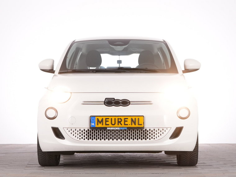 Vehicle Image 32