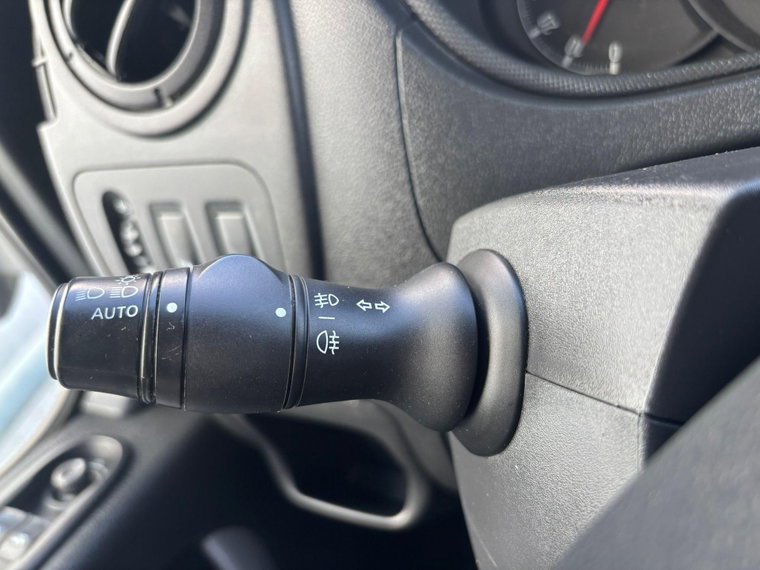 Vehicle Image 28
