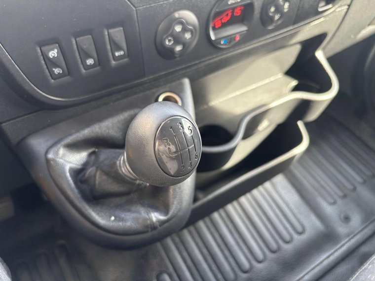 Vehicle Image 32