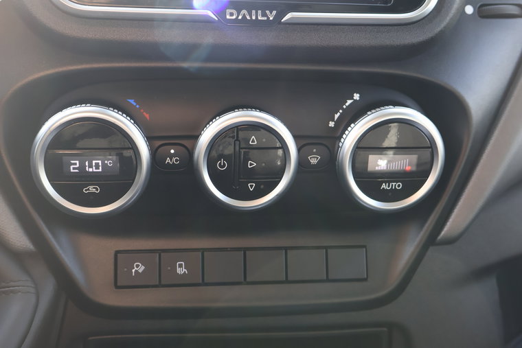 Vehicle Image 26