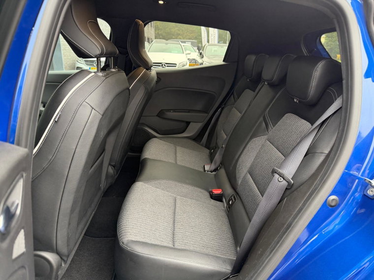 Vehicle Image 33