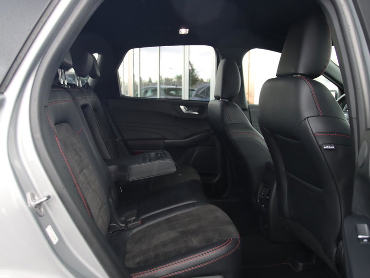 Vehicle Image 32