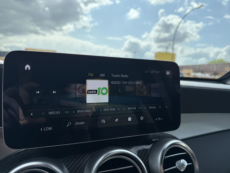 Vehicle Image 32
