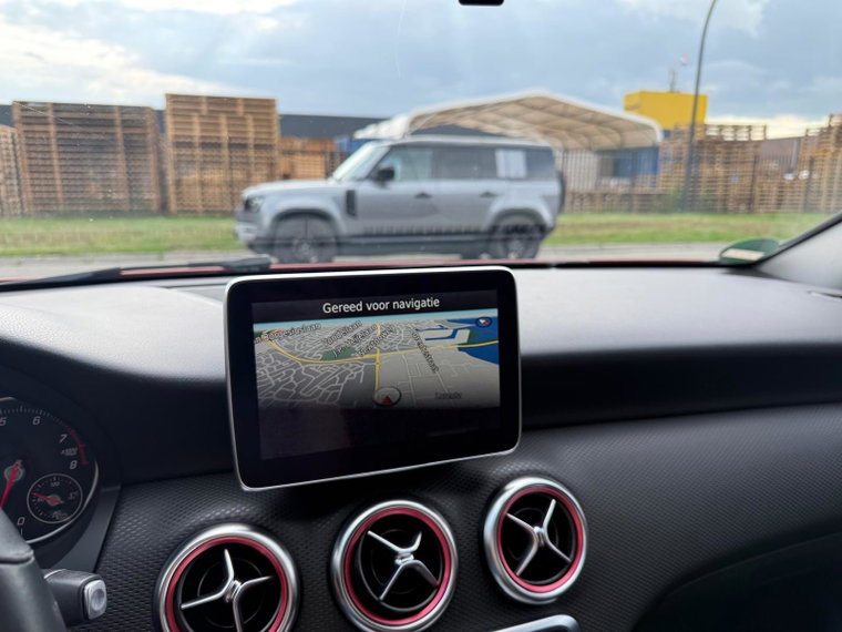Vehicle Image 25