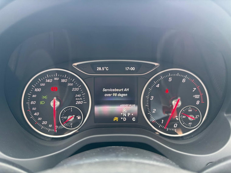 Vehicle Image 36