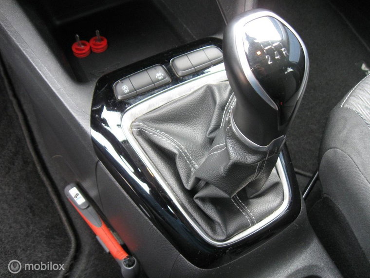 Vehicle Image 26
