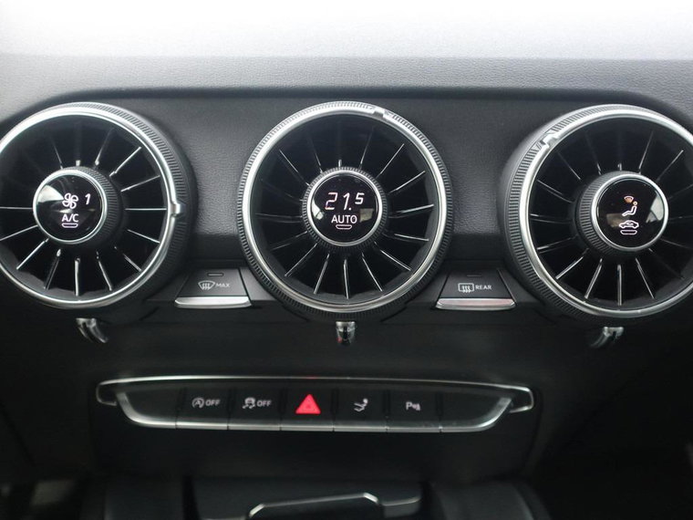 Vehicle Image 26