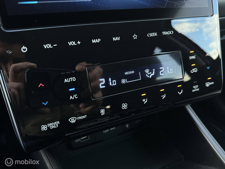Vehicle Image 32