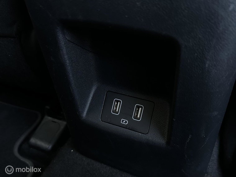 Vehicle Image 43