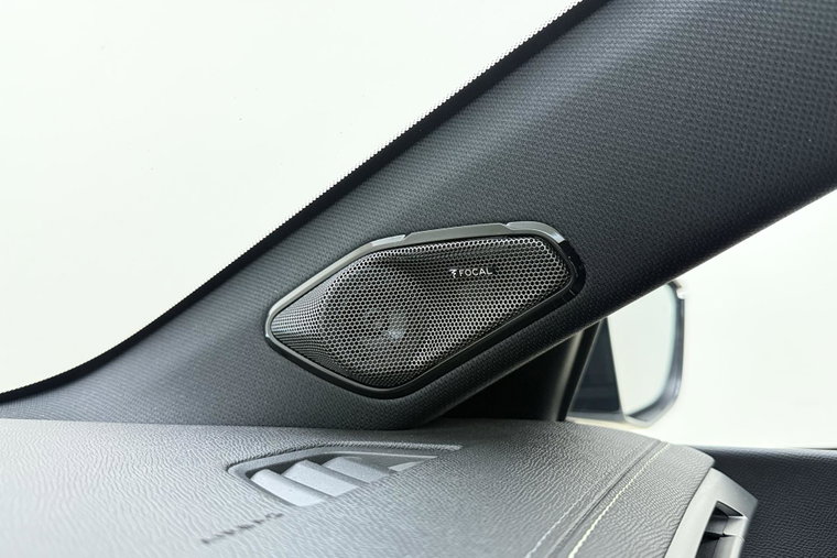 Vehicle Image 32