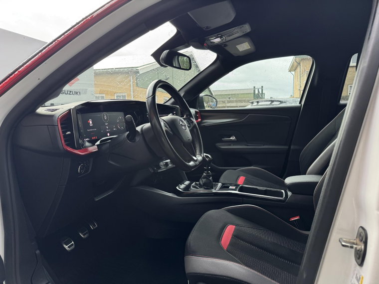 Vehicle Image 13