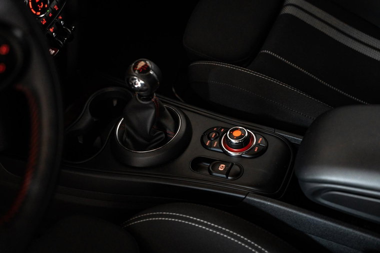 Vehicle Image 21