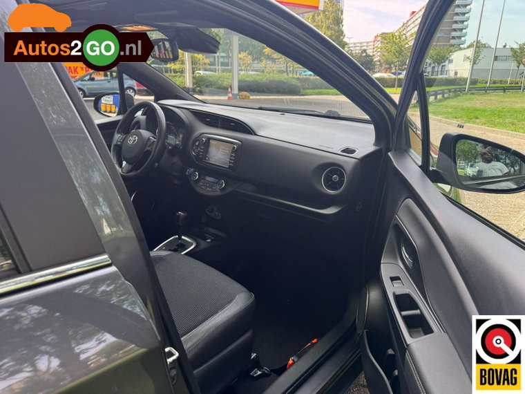 Vehicle Image 13