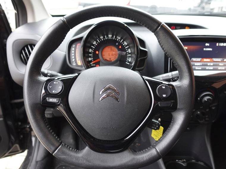 Vehicle Image 19