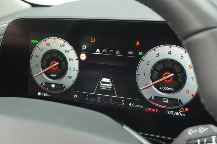 Vehicle Image 12