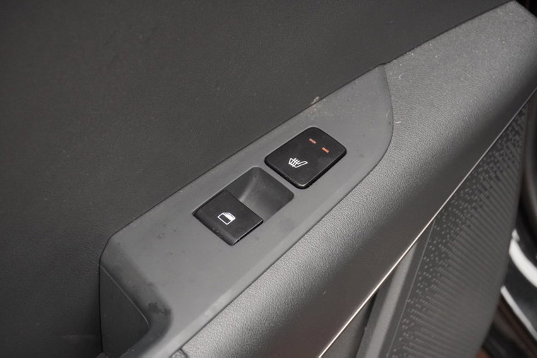 Vehicle Image 24