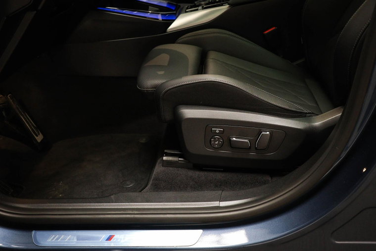 Vehicle Image 36