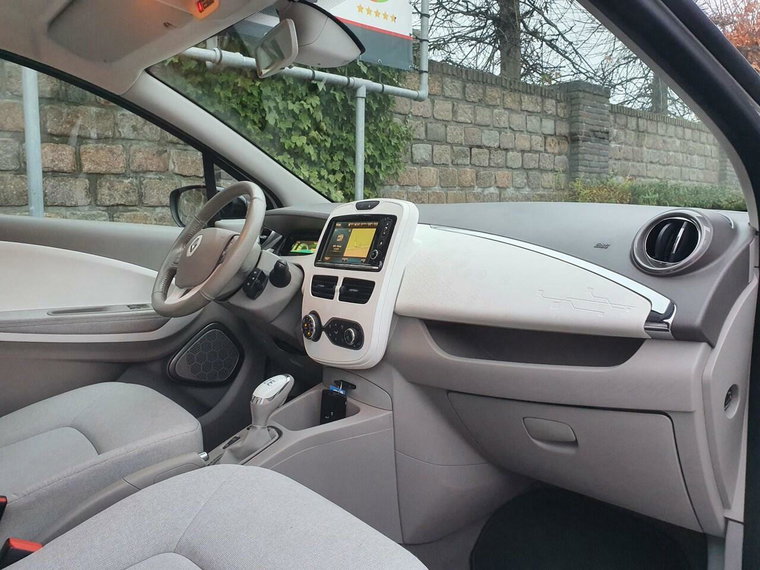 Vehicle Image 13
