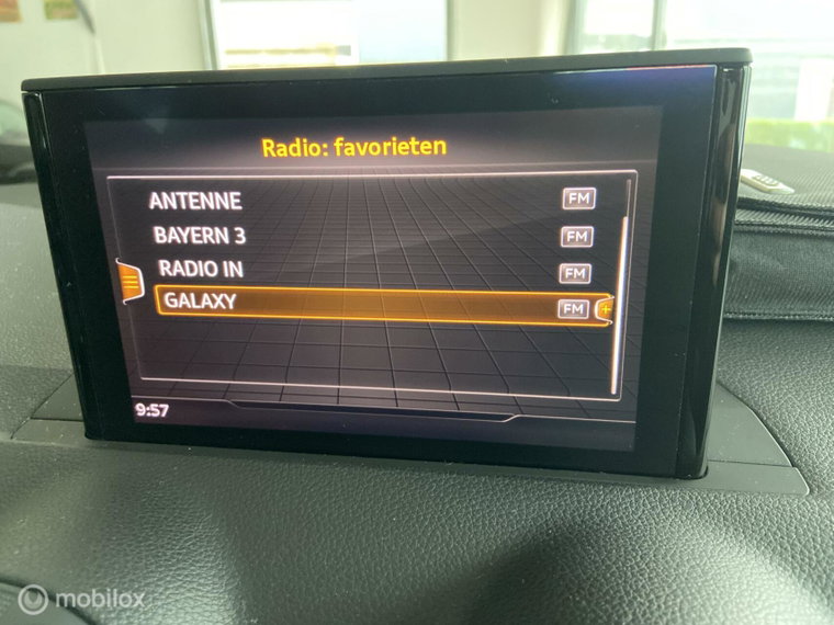 Vehicle Image 32