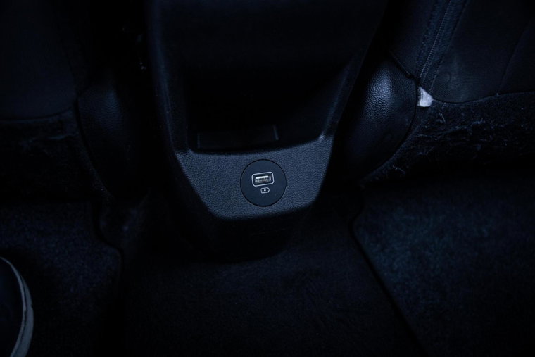 Vehicle Image 38