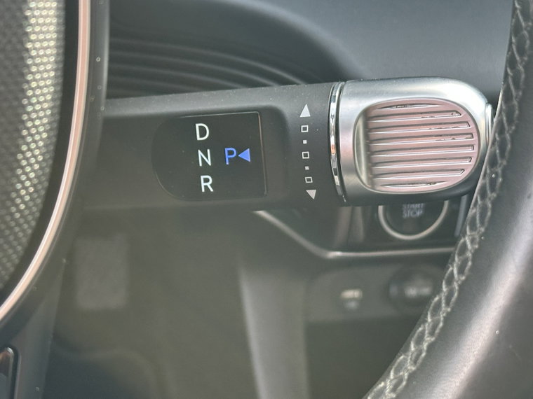 Vehicle Image 24