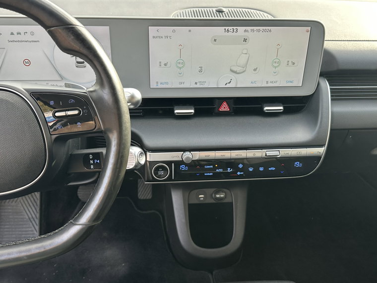Vehicle Image 29