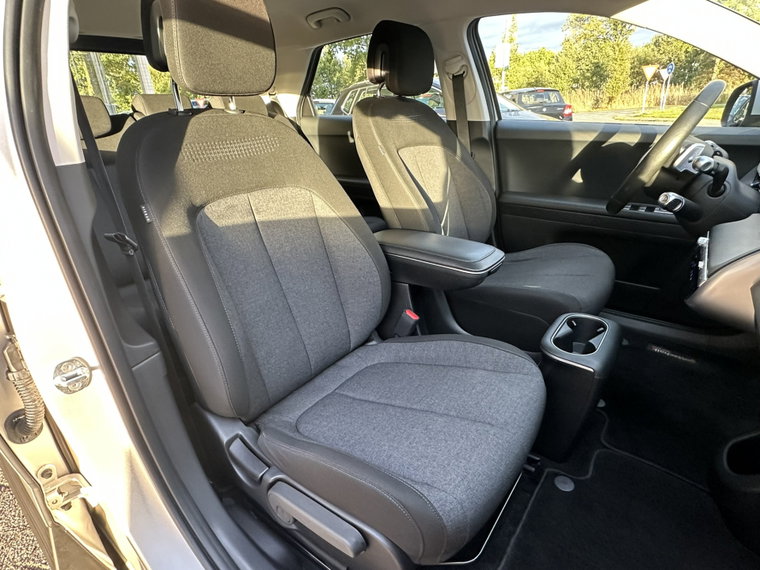 Vehicle Image 32