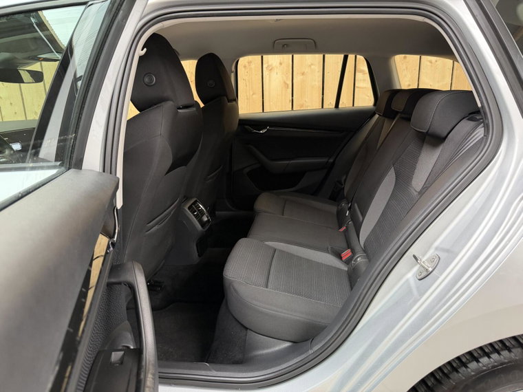 Vehicle Image 40