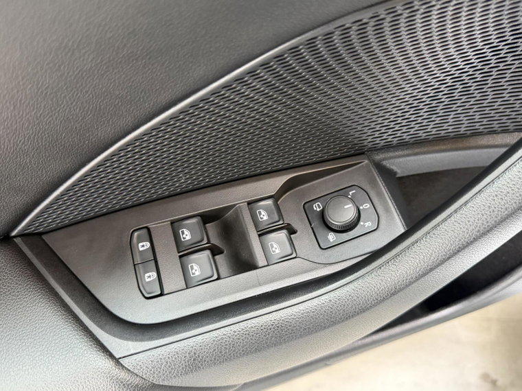 Vehicle Image 41