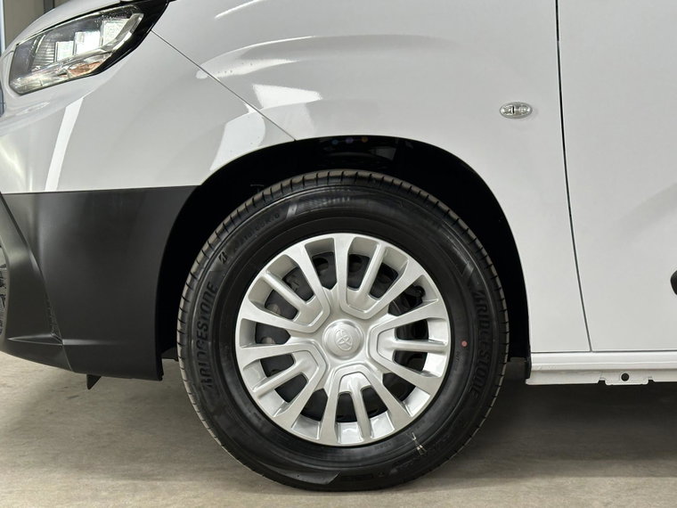 Vehicle Image 36