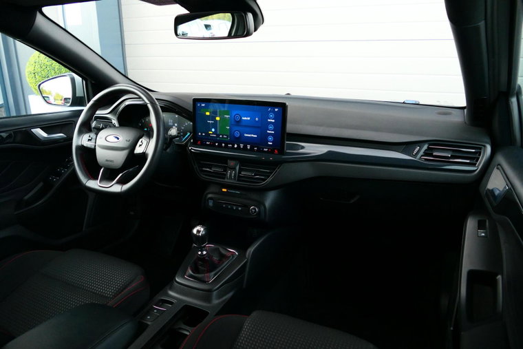 Vehicle Image 16