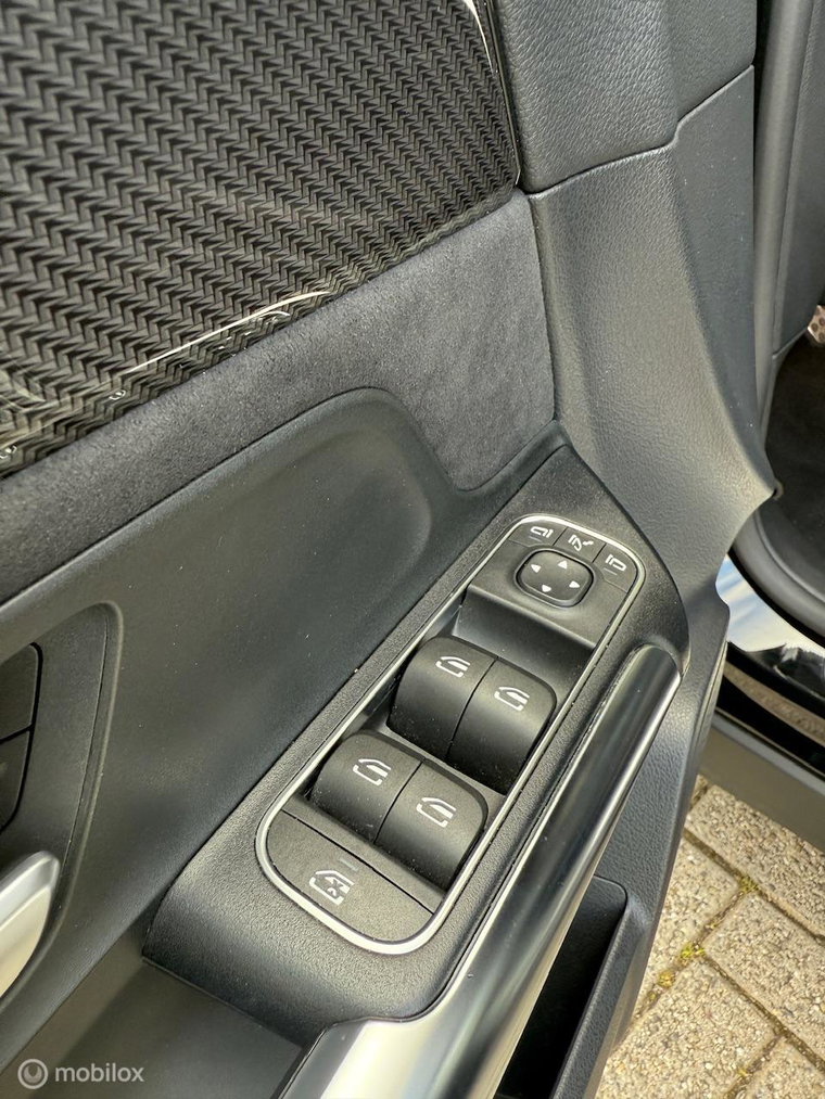 Vehicle Image 24