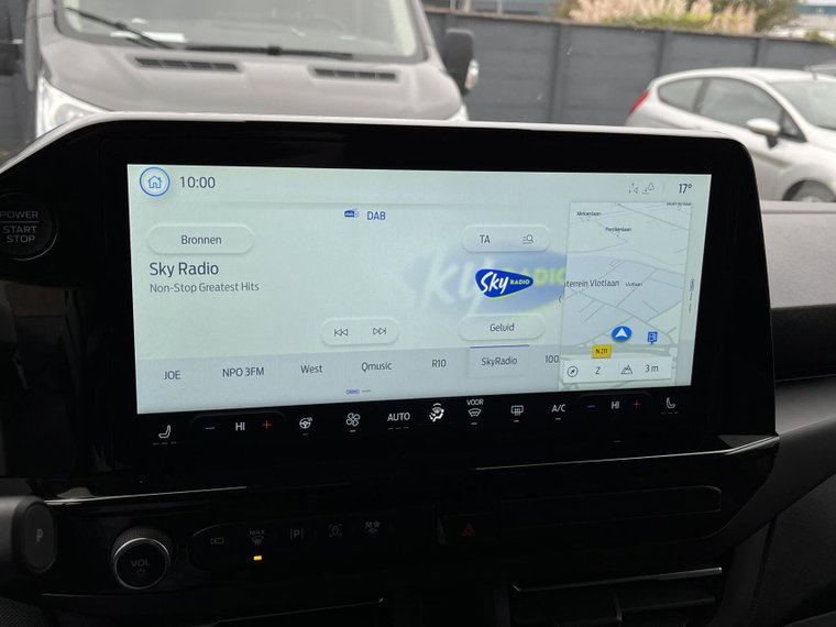 Vehicle Image 22