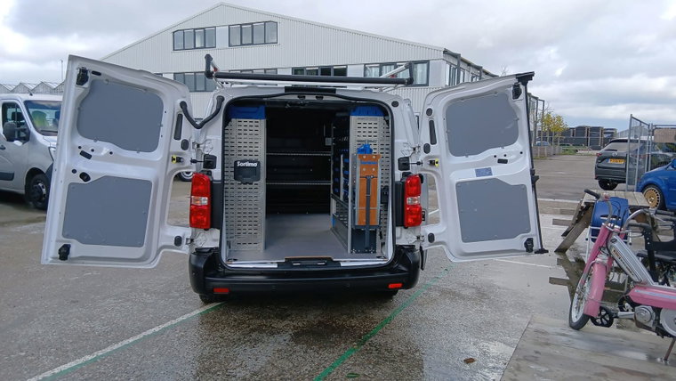 Vehicle Image 14