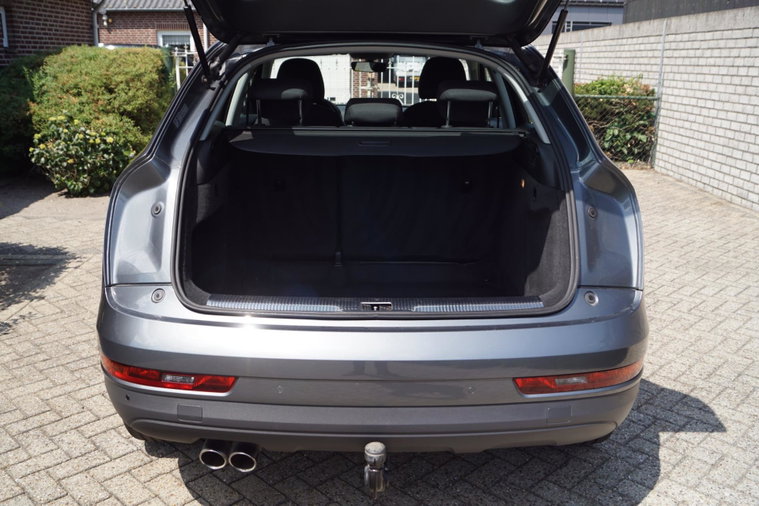 Vehicle Image 32