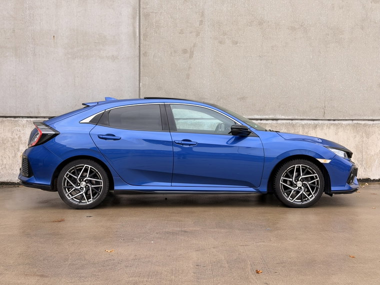 Vehicle Image 8
