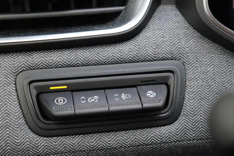 Vehicle Image 25