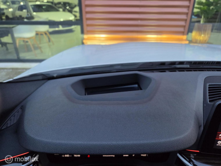 Vehicle Image 33