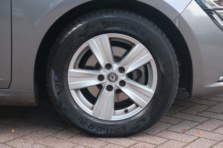 Vehicle Image 30