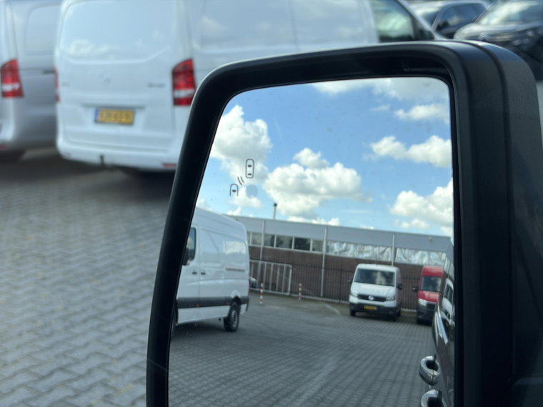 Vehicle Image 37
