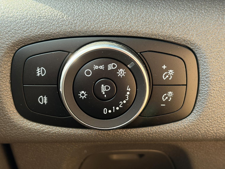 Vehicle Image 38